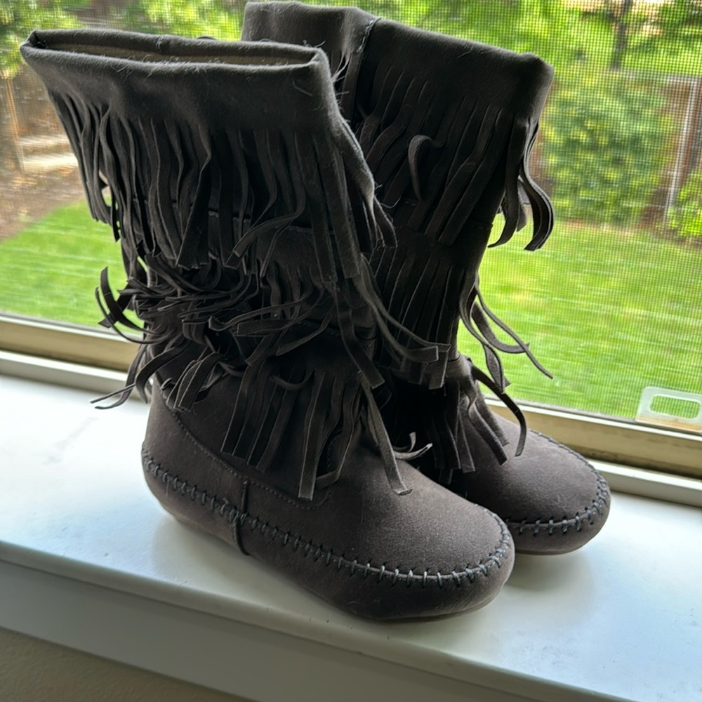 NEW Moccasin Gray Fringe Boots Size 13